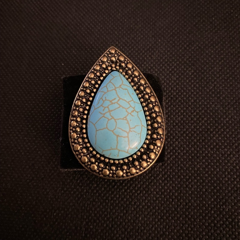 ❣️Large brass Turquoise crackle stone Teardrop Ring❣️*